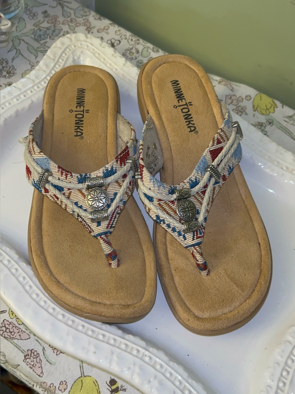 Minnetonka Silverthorne 360 Sandals Size 6M